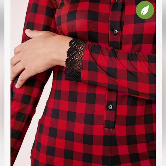La Vie En Rose Long Sleeve Buffalo Plaid Red/Black Romper/Onesie - Picture 5 of 5